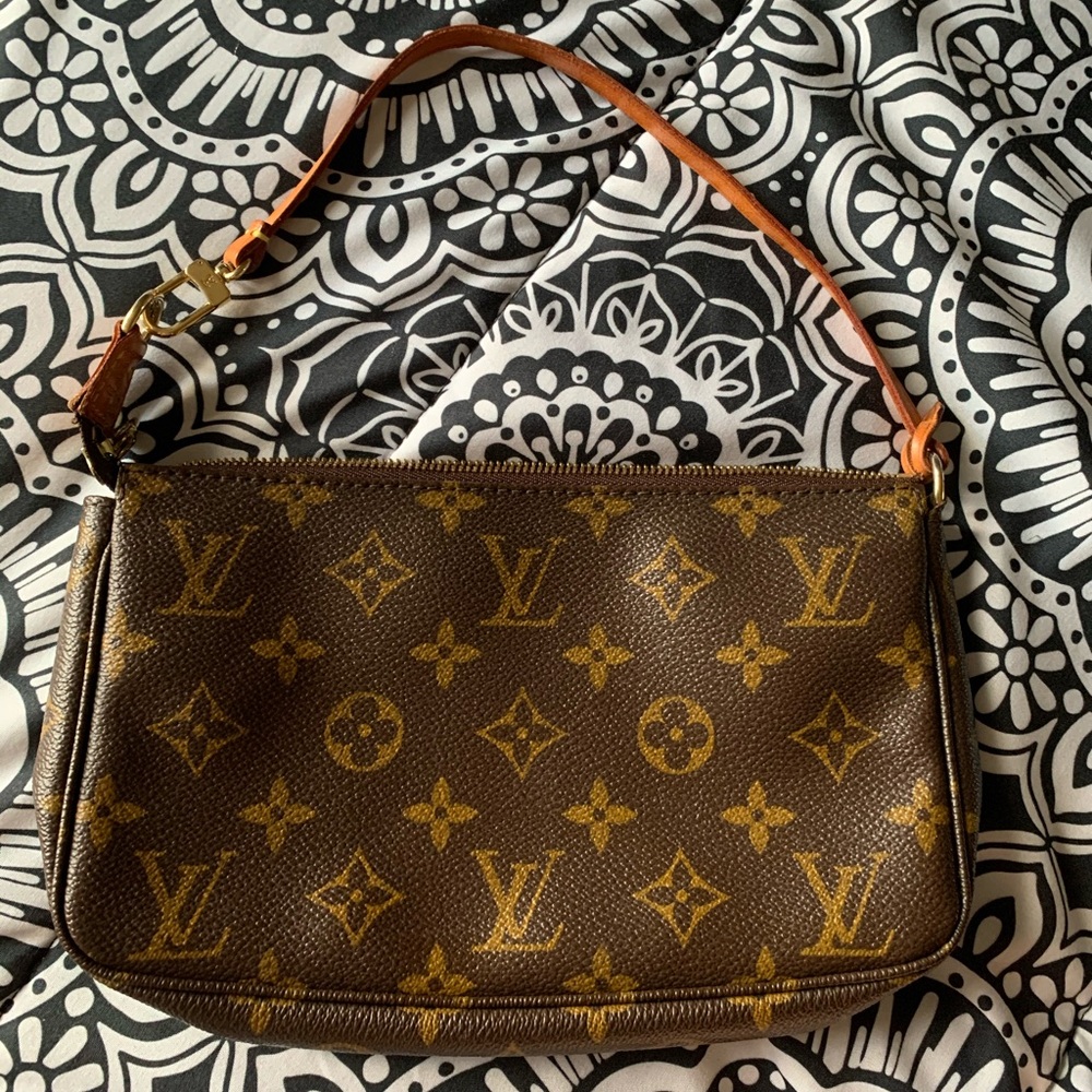 LOUIS VUITTON POCHETTE ACCESSORIES MONOGRAM BAG